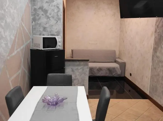 1 Metro A Free Parking Апартаменты