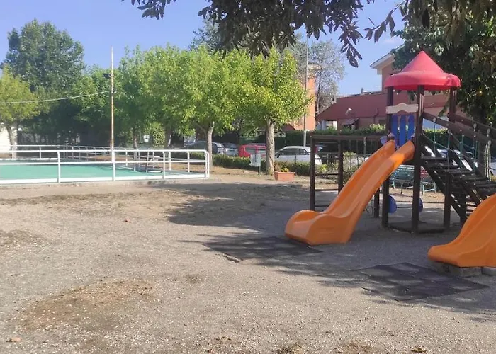 1 Metro A Free Parking